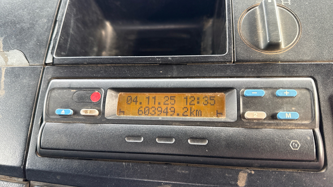 Camión portacontenedor de cadenas MERCEDES-BENZ ATEGO 1823: foto 9 Camión portacontenedor de cadenas MERCEDES-BENZ ATEGO 1823: foto 9