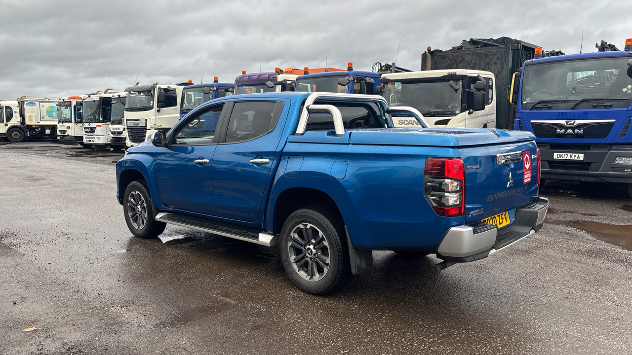 Mitsubishi L200 DI-D 2.3 Barbarian X 150PS - Pick-up, Furgoneta combi: foto 3 Mitsubishi L200 DI-D 2.3 Barbarian X 150PS - Pick-up, Furgoneta combi: foto 3