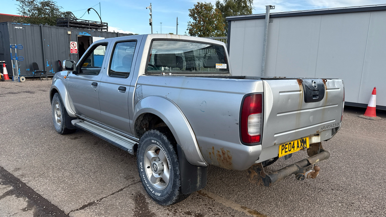 NISSAN D22 2.5 DI - Pick-up, Furgoneta combi: foto 3 NISSAN D22 2.5 DI - Pick-up, Furgoneta combi: foto 3