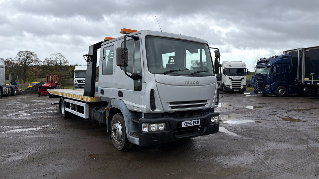 IVECO EUROCARGO 120-240 - Otros maquinaria: foto 1 IVECO EUROCARGO 120-240 - Otros maquinaria: foto 1