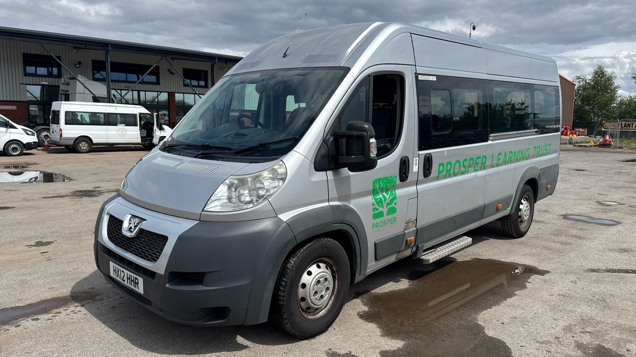 PEUGEOT BOXER 440 HDI - Minibús, Furgoneta de pasajeros: foto 2 PEUGEOT BOXER 440 HDI - Minibús, Furgoneta de pasajeros: foto 2