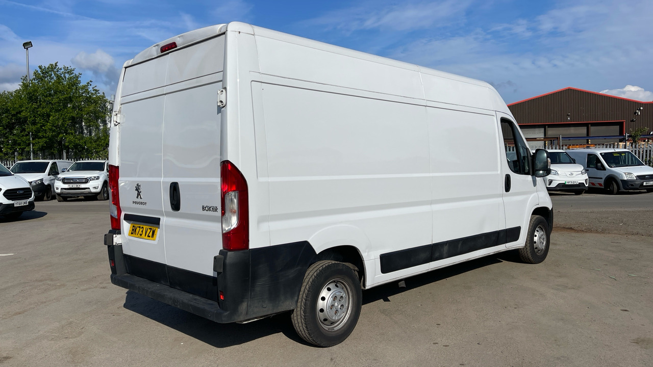 Peugeot Boxer 335 2.2 BLUEHDI PROFESSIONAL 140PS - Furgón: foto 4 Peugeot Boxer 335 2.2 BLUEHDI PROFESSIONAL 140PS - Furgón: foto 4