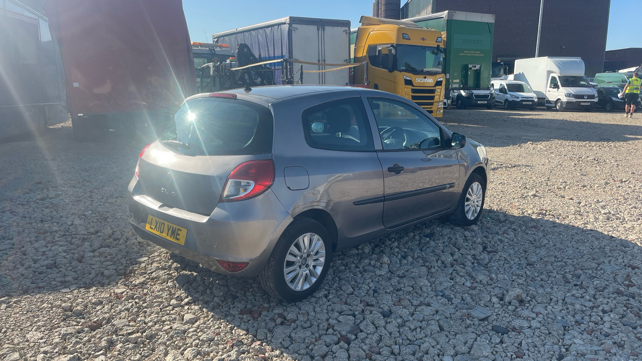 RENAULT CLIO 1.2 16V - Hatchback: foto 4 RENAULT CLIO 1.2 16V - Hatchback: foto 4