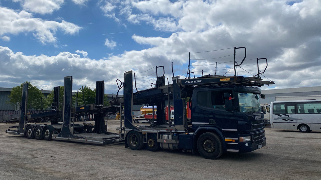 SCANIA P 410 - Camión portavehículos: foto 1 SCANIA P 410 - Camión portavehículos: foto 1