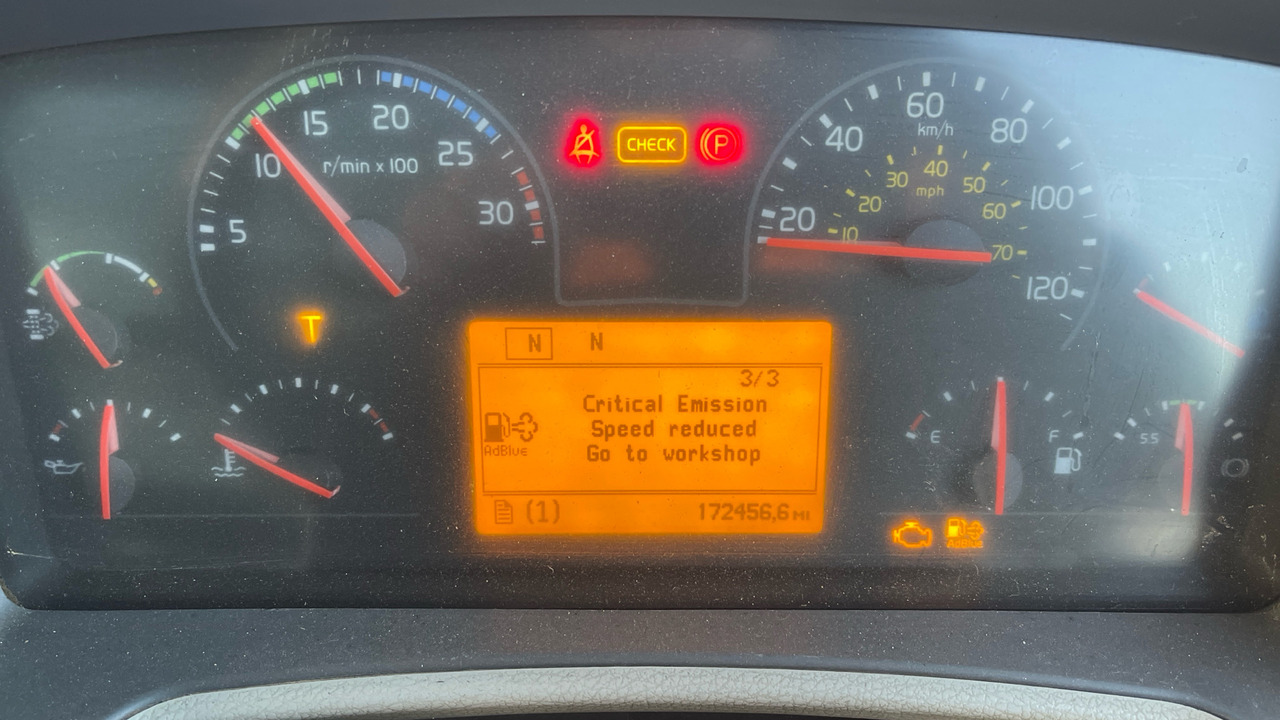 Camión portacontenedor de cadenas Volvo FL 250: foto 6 Camión portacontenedor de cadenas Volvo FL 250: foto 6