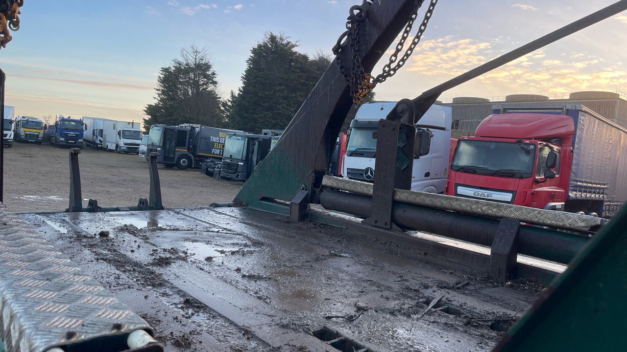 Camión portacontenedor de cadenas Volvo FL 250: foto 20 Camión portacontenedor de cadenas Volvo FL 250: foto 20