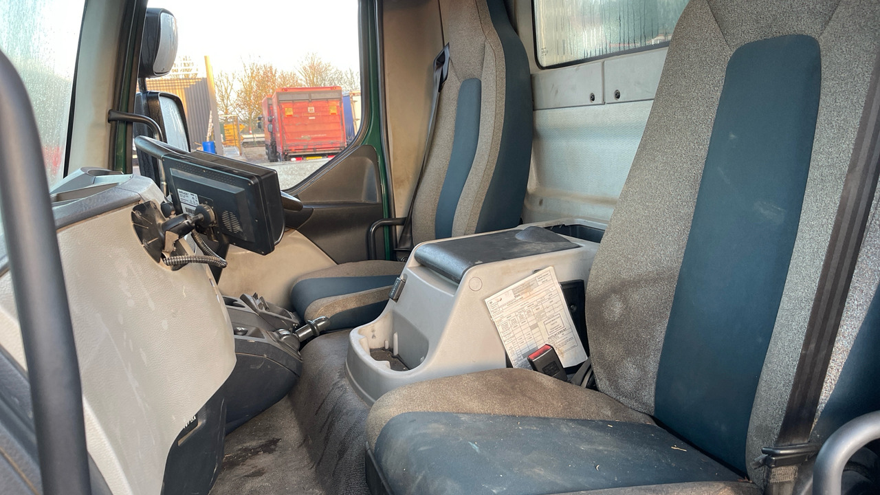 Camión portacontenedor de cadenas Volvo FL 250: foto 15 Camión portacontenedor de cadenas Volvo FL 250: foto 15