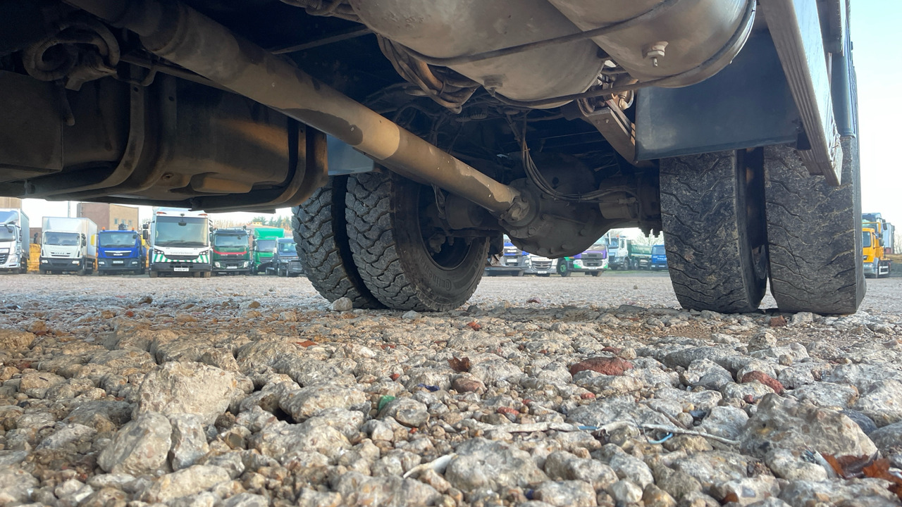 Camión portacontenedor de cadenas Volvo FL 250: foto 13 Camión portacontenedor de cadenas Volvo FL 250: foto 13