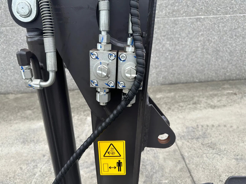 Rhinoceros XN28 - Miniexcavadora: foto 3 Rhinoceros XN28 - Miniexcavadora: foto 3