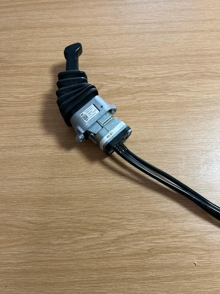 Atego 4 EU 6 bremsventil Handbremsventil KNORR-BREMSE A0044304081 - Válvula de freno para Camión: foto 1 Atego 4 EU 6 bremsventil Handbremsventil KNORR-BREMSE A0044304081 - Válvula de freno para Camión: foto 1