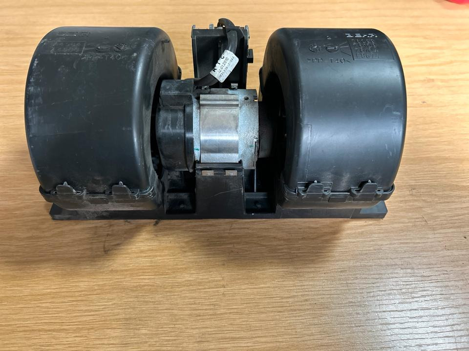 DAF CF Klimaanlage Motor A4584/A4588 - Sistema de refrigeración para Camión: foto 4 DAF CF Klimaanlage Motor A4584/A4588 - Sistema de refrigeración para Camión: foto 4