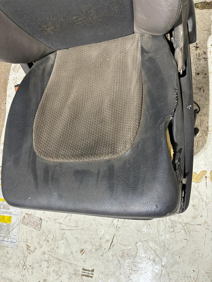 DAF XF Fahrersitz mit Luft - Asiento para Camión: foto 4 DAF XF Fahrersitz mit Luft - Asiento para Camión: foto 4