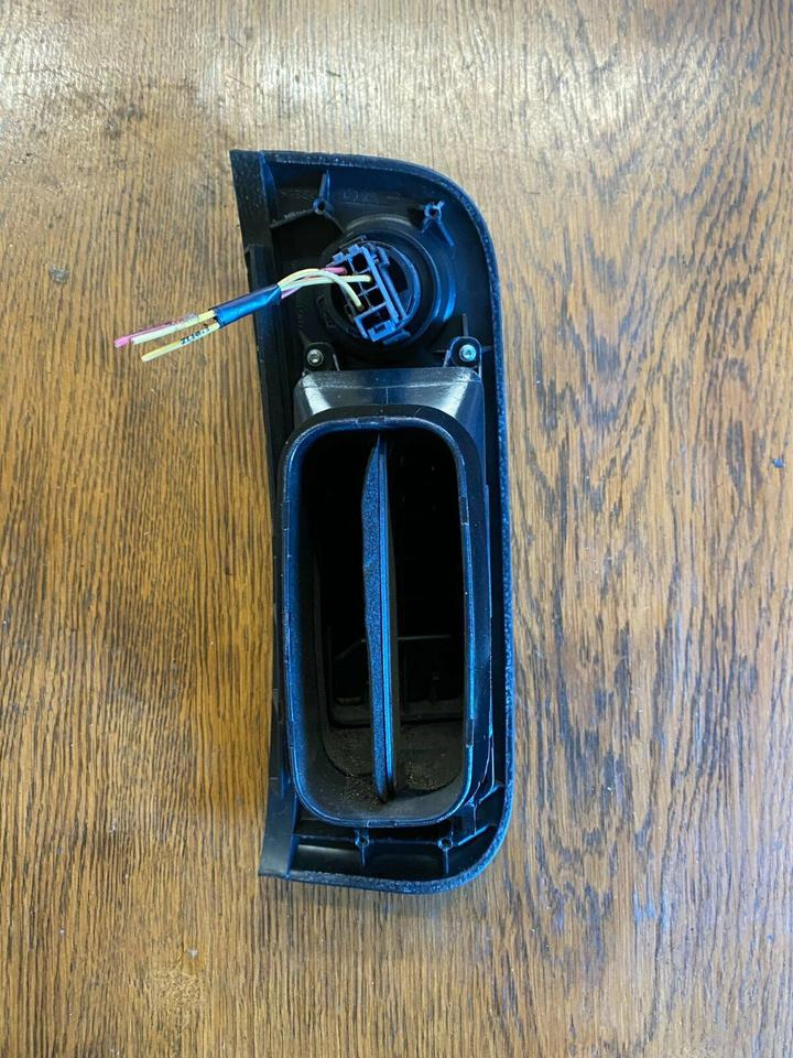 DAF XF Luftduese 1308506 L 1308507 R - Cabina e interior para Camión: foto 2 DAF XF Luftduese 1308506 L 1308507 R - Cabina e interior para Camión: foto 2