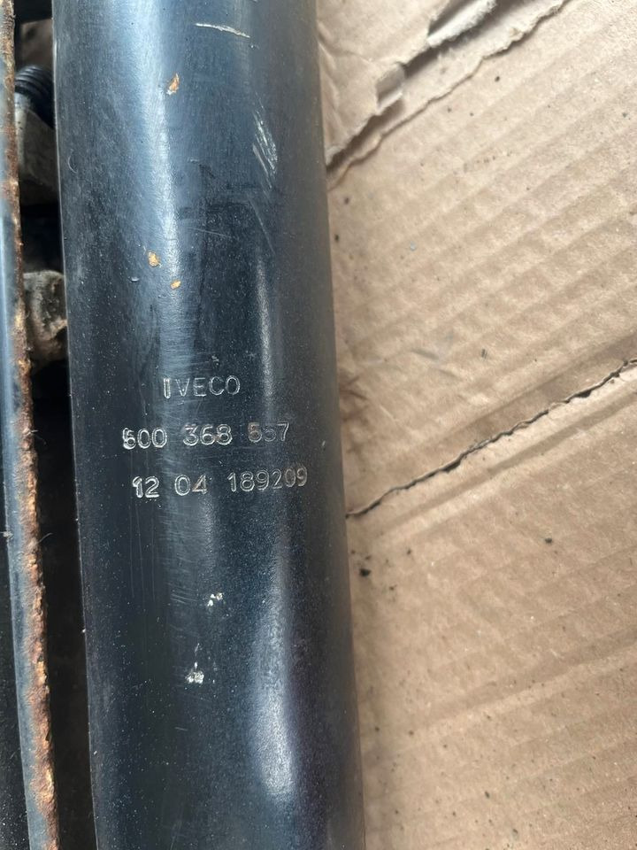 IVECO Stralis 450 Hydraulikzylinder Kippzylinder 500368557 - Cilindro hidráulico para Camión: foto 2 IVECO Stralis 450 Hydraulikzylinder Kippzylinder 500368557 - Cilindro hidráulico para Camión: foto 2
