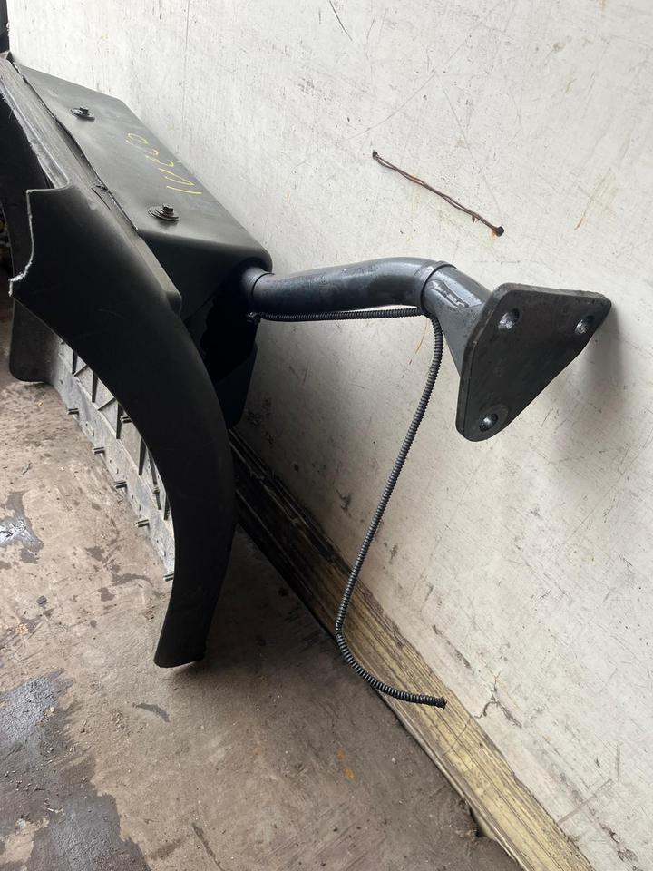 IVECO Stralis 450 Kotflügel vorne rechts 41299389 / 41299388 - Guardabarros para Camión: foto 4 IVECO Stralis 450 Kotflügel vorne rechts 41299389 / 41299388 - Guardabarros para Camión: foto 4