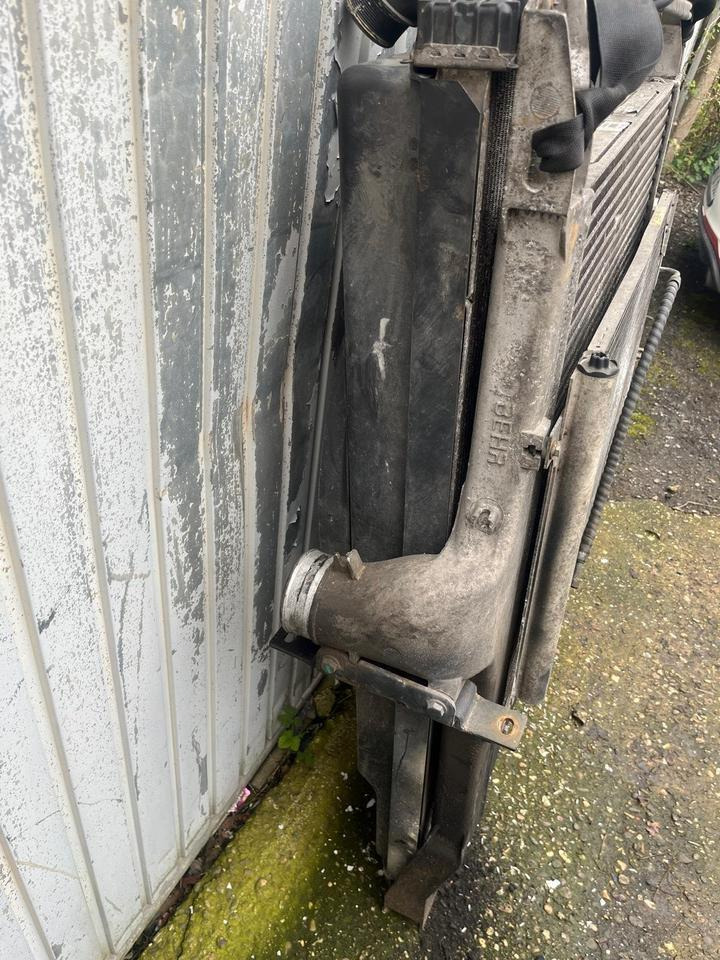 IVECO Stralis Kühlerpaket Wasserkühler Radiator Kühler 41214781 - Radiador para Camión: foto 3 IVECO Stralis Kühlerpaket Wasserkühler Radiator Kühler 41214781 - Radiador para Camión: foto 3