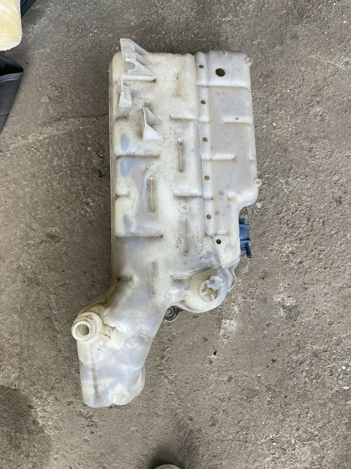 MAN TGL Ausgleichsbehälter Kühlmittel 81061026228 81061026233 - Depósito de expansión para Camión: foto 2 MAN TGL Ausgleichsbehälter Kühlmittel 81061026228 81061026233 - Depósito de expansión para Camión: foto 2