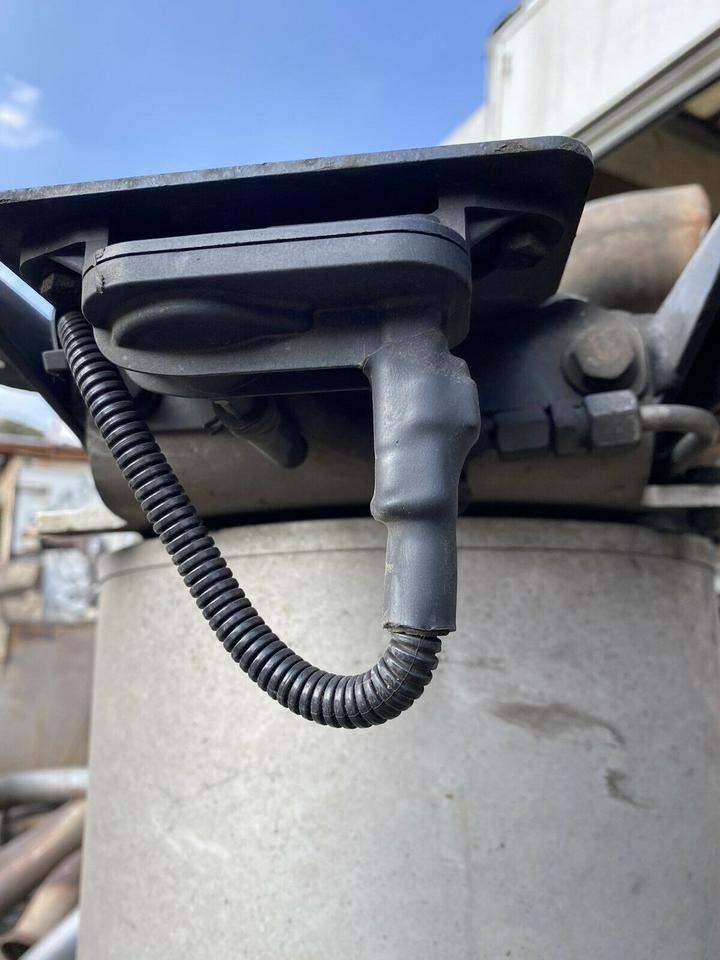 MAN TGL Auspuff Schalldämpfer Katalysator 81151010388 - Convertidor catalítico para Camión: foto 3 MAN TGL Auspuff Schalldämpfer Katalysator 81151010388 - Convertidor catalítico para Camión: foto 3