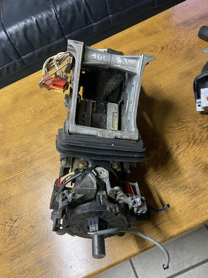 MAN TGL Lenksäule Lenkung mit Zündschloss & Schlüssel - Columna de dirección para Camión: foto 2 MAN TGL Lenksäule Lenkung mit Zündschloss & Schlüssel - Columna de dirección para Camión: foto 2