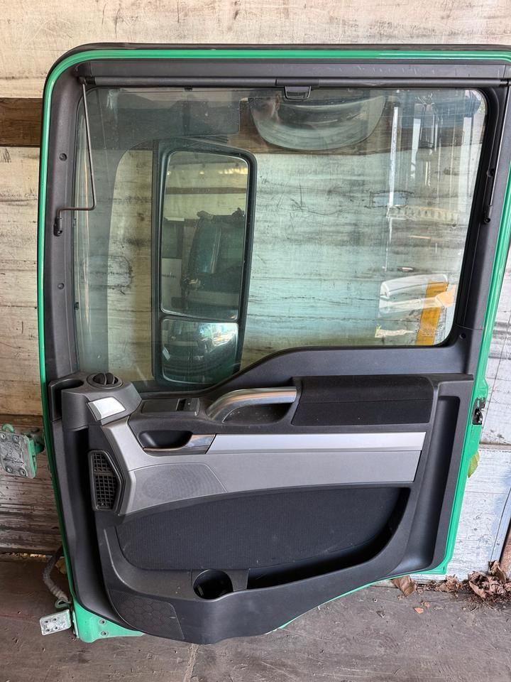 MAN TGS EU6 Beifahrertür Grün Spiegel Innenverkleidung LN 78 - Puerta y piezas para Camión: foto 2 MAN TGS EU6 Beifahrertür Grün Spiegel Innenverkleidung LN 78 - Puerta y piezas para Camión: foto 2