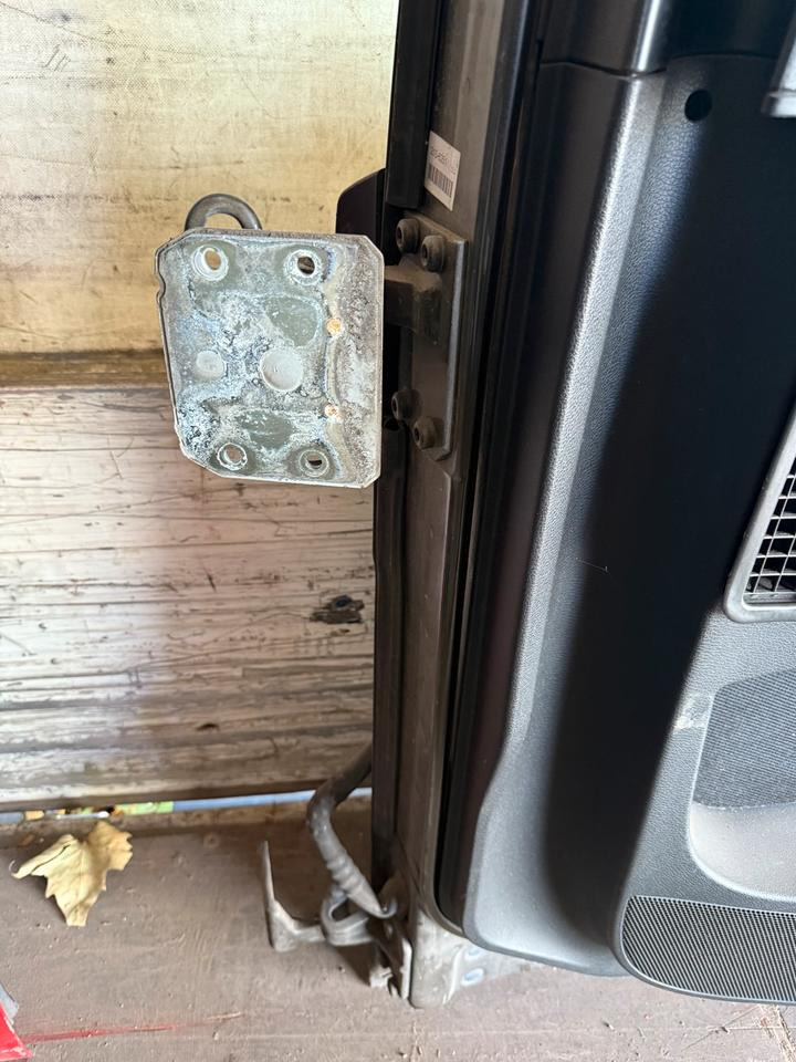 MAN TGS EU6 Beifahrertür Spiegel Innenverkleidung LN 80 - Puerta y piezas para Camión: foto 3 MAN TGS EU6 Beifahrertür Spiegel Innenverkleidung LN 80 - Puerta y piezas para Camión: foto 3