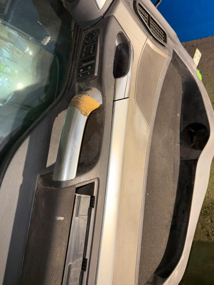 MAN TGS EU6 Fahrertür Grün Spiegel Innenverkleidung - Puerta y piezas para Camión: foto 4 MAN TGS EU6 Fahrertür Grün Spiegel Innenverkleidung - Puerta y piezas para Camión: foto 4