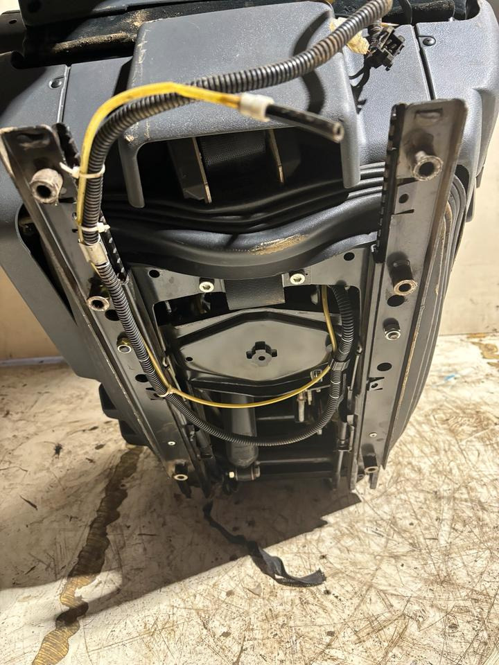 MAN TGX Fahrersitz - Asiento para Camión: foto 5 MAN TGX Fahrersitz - Asiento para Camión: foto 5