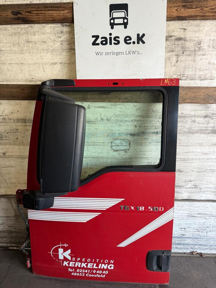 MAN TGX Fahrertür Rot Spiegel Innenverkleidung LN 63 - Puerta y piezas para Camión: foto 1 MAN TGX Fahrertür Rot Spiegel Innenverkleidung LN 63 - Puerta y piezas para Camión: foto 1