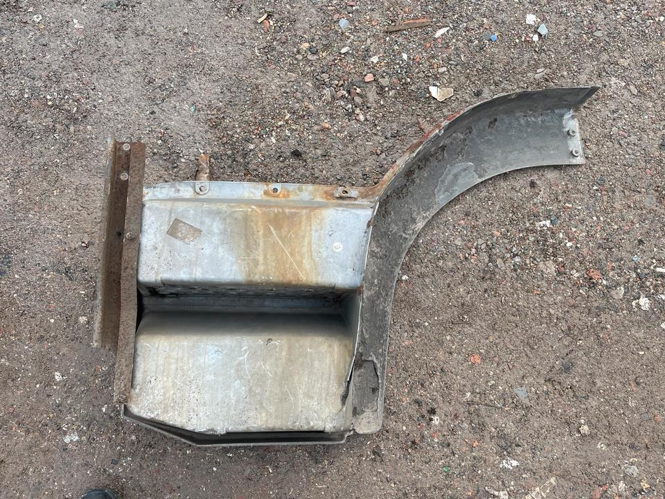 Mercedes ATEGO 12TN Einstieg Rechts Kotflügel - Peldaño para Camión: foto 3 Mercedes ATEGO 12TN Einstieg Rechts Kotflügel - Peldaño para Camión: foto 3