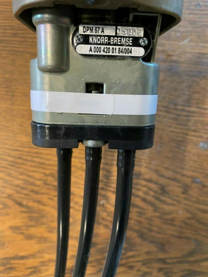 Mercedes Actros MP2 Handknorrbremse A 000 420 01 84 - Palanca de cambio para Camión: foto 3 Mercedes Actros MP2 Handknorrbremse A 000 420 01 84 - Palanca de cambio para Camión: foto 3