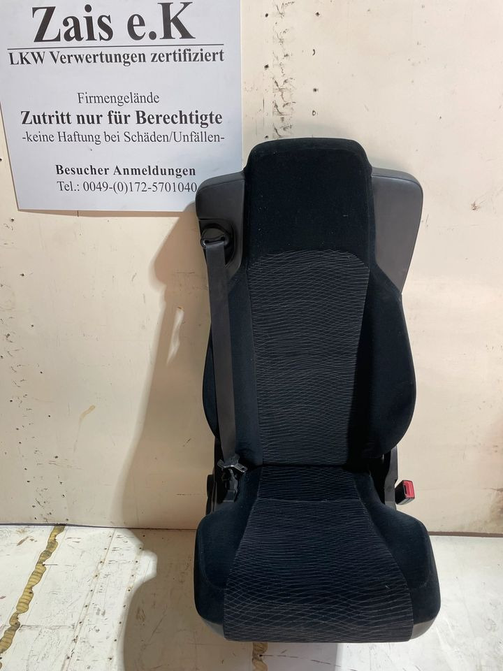 Mercedes Actros MP4 Beifahrersitz A9609103703 - Asiento para Camión: foto 1 Mercedes Actros MP4 Beifahrersitz A9609103703 - Asiento para Camión: foto 1