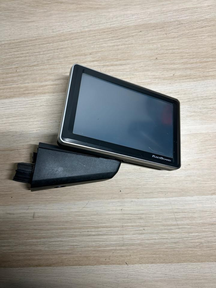 Mercedes Actros MP4 FleetBoard Monitor Display A0008272157 - Tacógrafo para Camión: foto 2 Mercedes Actros MP4 FleetBoard Monitor Display A0008272157 - Tacógrafo para Camión: foto 2