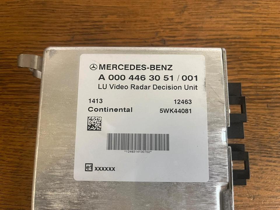 Mercedes Actros MP4 LU Video Radar Decision Unit A0004463051 - Sistema de navegación para Camión: foto 2 Mercedes Actros MP4 LU Video Radar Decision Unit A0004463051 - Sistema de navegación para Camión: foto 2