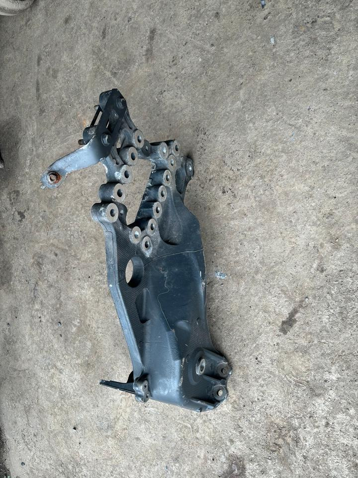 Mercedes-Actros MP4 Lenkbock Rechts A9603224001 - Dirección para Camión: foto 1 Mercedes-Actros MP4 Lenkbock Rechts A9603224001 - Dirección para Camión: foto 1