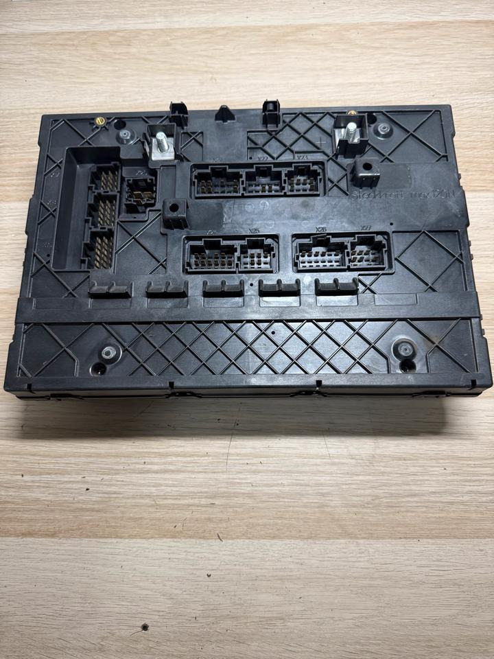 Mercedes Actros MP4 SAM Cabin Sicherungskasten A0014462758 - Fusible: foto 4 Mercedes Actros MP4 SAM Cabin Sicherungskasten A0014462758 - Fusible: foto 4