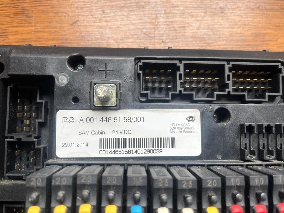 Mercedes Actros MP4 SAM Cabin Sicherungskasten A0014465158 - Fusible para Camión: foto 2 Mercedes Actros MP4 SAM Cabin Sicherungskasten A0014465158 - Fusible para Camión: foto 2