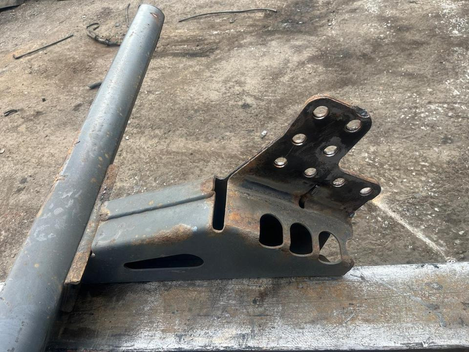 Mercedes Actros MP4 Unterfahrschutz - Carrocería y exterior para Camión: foto 3 Mercedes Actros MP4 Unterfahrschutz - Carrocería y exterior para Camión: foto 3