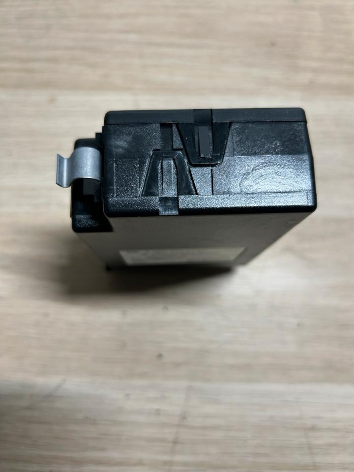 Mercedes Atego 4 EU 6 Video Radar Steuergerät A0004464151 - Sistema eléctrico para Camión: foto 5 Mercedes Atego 4 EU 6 Video Radar Steuergerät A0004464151 - Sistema eléctrico para Camión: foto 5