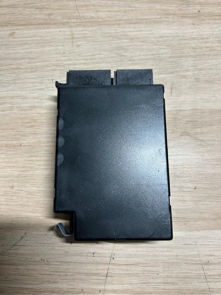 Mercedes Atego 4 EU 6 Video Radar Steuergerät A0004464151 - Sistema eléctrico para Camión: foto 4 Mercedes Atego 4 EU 6 Video Radar Steuergerät A0004464151 - Sistema eléctrico para Camión: foto 4