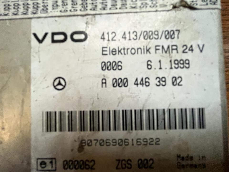 Mercedes Atego VDO Elektronik FMR Steuergerät A 000 446 39 02 - Unidad de control para Camión: foto 2 Mercedes Atego VDO Elektronik FMR Steuergerät A 000 446 39 02 - Unidad de control para Camión: foto 2