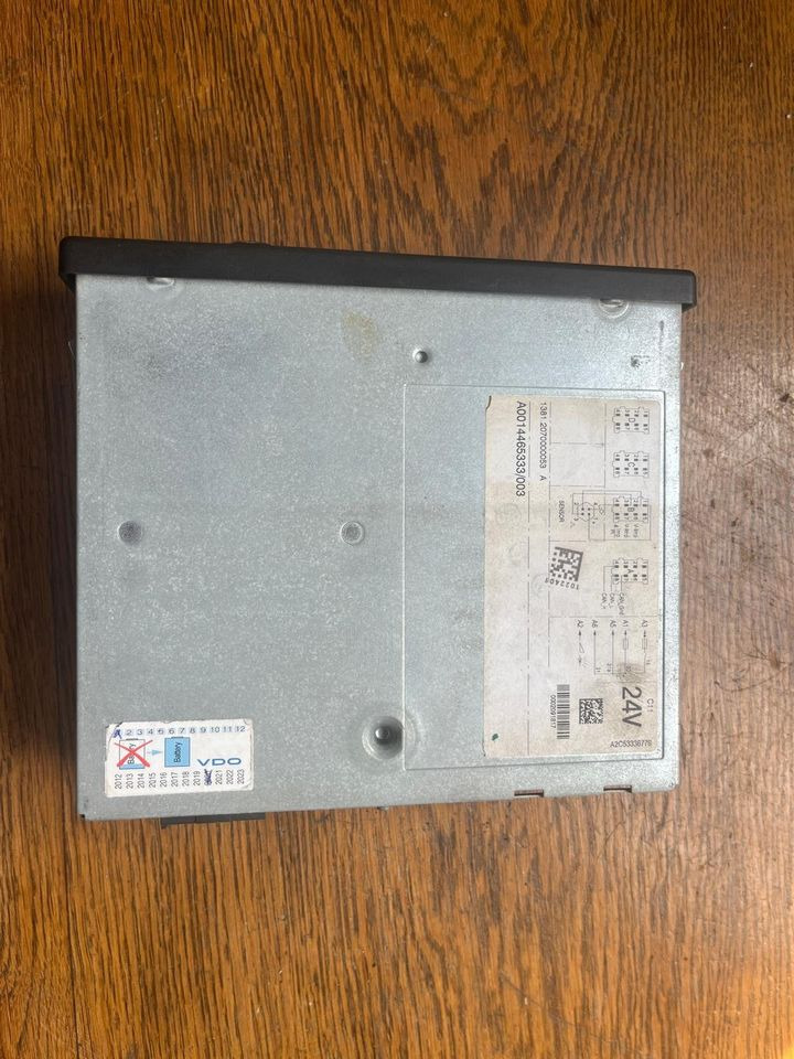Mercedes-Benz Tachograph A0014465333 - Piezas de recambio: foto 4 Mercedes-Benz Tachograph A0014465333 - Piezas de recambio: foto 4