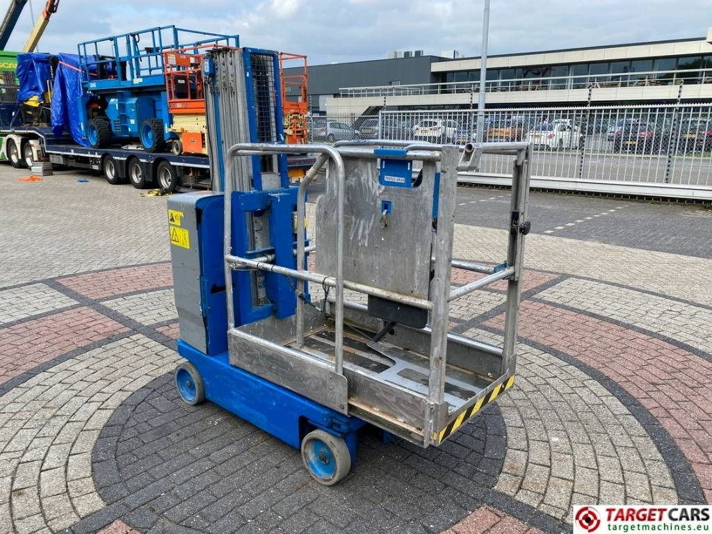 Genie GR-20 RunAbout Electric Vertical Mast Lift 802cm - Plataforma de mástil vertical: foto 2 Genie GR-20 RunAbout Electric Vertical Mast Lift 802cm - Plataforma de mástil vertical: foto 2
