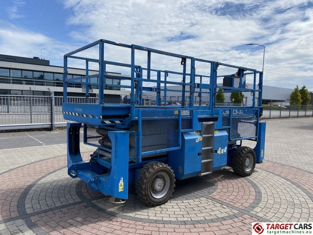 Genie GS-3384RT Diesel 4x4 Scissor Work Lift 1210cm - Plataforma de tijeras: foto 3 Genie GS-3384RT Diesel 4x4 Scissor Work Lift 1210cm - Plataforma de tijeras: foto 3