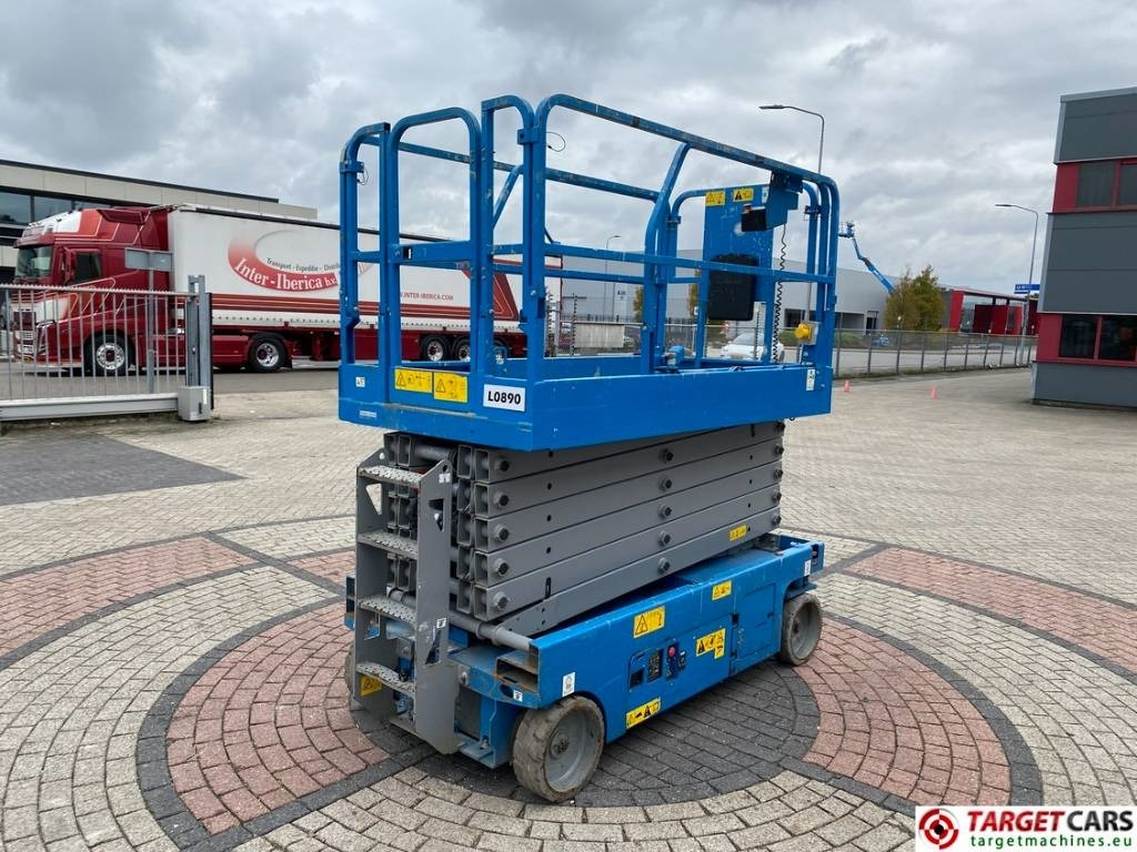Genie GS-4047 Electric Scissor Work Lift 1389cm - Plataforma de tijeras: foto 3 Genie GS-4047 Electric Scissor Work Lift 1389cm - Plataforma de tijeras: foto 3