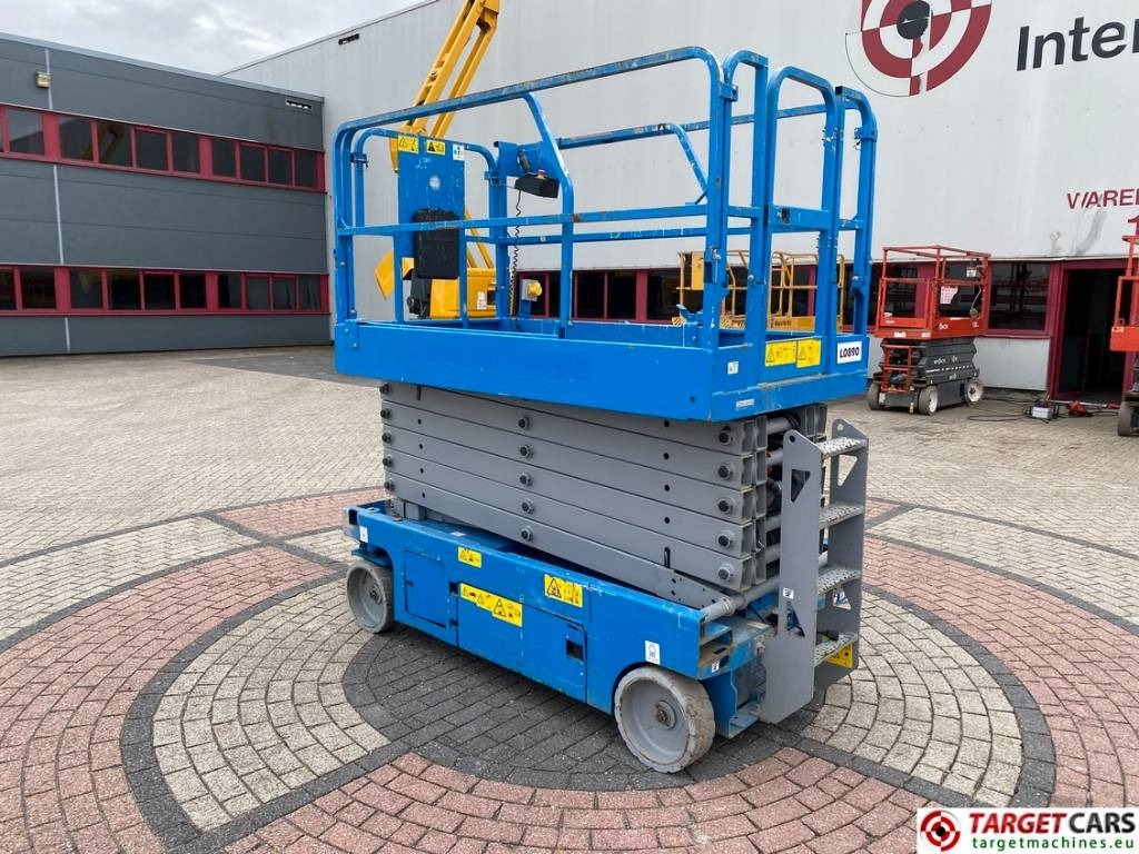 Genie GS-4047 Electric Scissor Work Lift 1389cm - Plataforma de tijeras: foto 4 Genie GS-4047 Electric Scissor Work Lift 1389cm - Plataforma de tijeras: foto 4