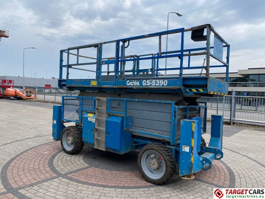 Genie GS-5390RT Diesel 4x4 Scissor Work Lift 1815cm - Plataforma de tijeras: foto 2 Genie GS-5390RT Diesel 4x4 Scissor Work Lift 1815cm - Plataforma de tijeras: foto 2