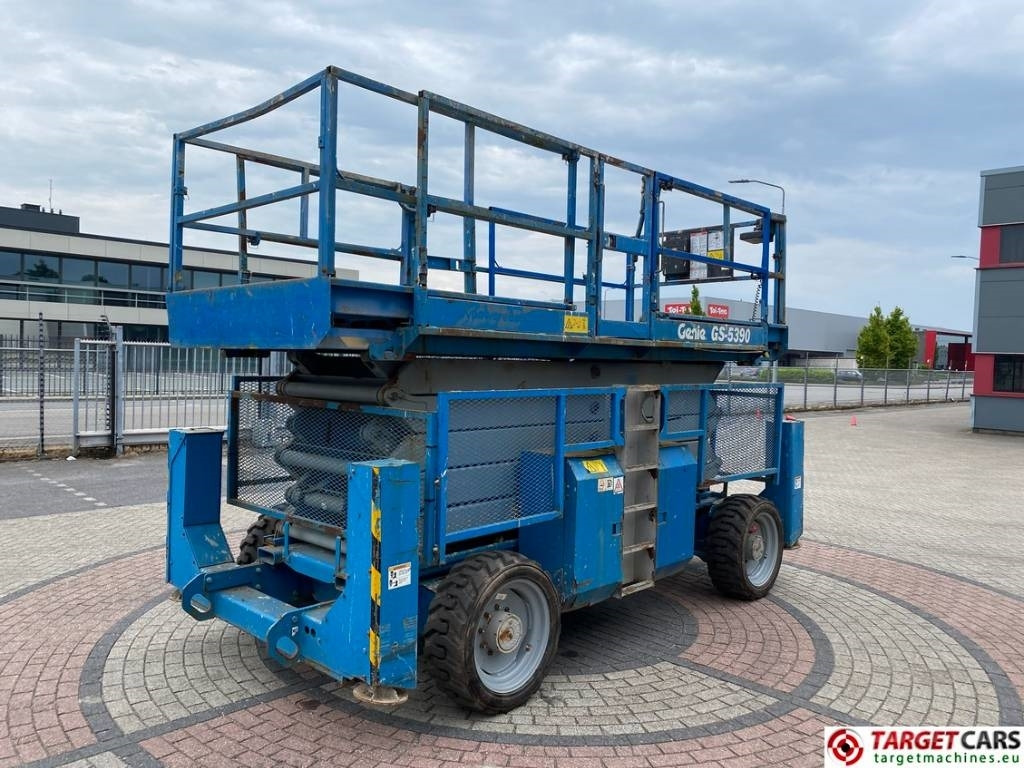 Genie GS-5390RT Diesel 4x4 Scissor Work Lift 1815cm - Plataforma de tijeras: foto 3 Genie GS-5390RT Diesel 4x4 Scissor Work Lift 1815cm - Plataforma de tijeras: foto 3