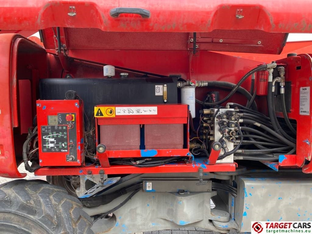 Leasing de Genie Z-135/70 Articulated 4x4x4 Diesel Boom Lift 4315cm  Genie Z-135/70 Articulated 4x4x4 Diesel Boom Lift 4315cm: foto 12