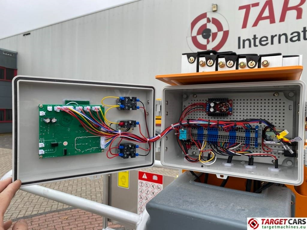 Plataforma de mástil vertical nuevo Hangcha HV80M-LC Electric DC Vertical Mast Work Lift 820cm: foto 12 Plataforma de mástil vertical nuevo Hangcha HV80M-LC Electric DC Vertical Mast Work Lift 820cm: foto 12