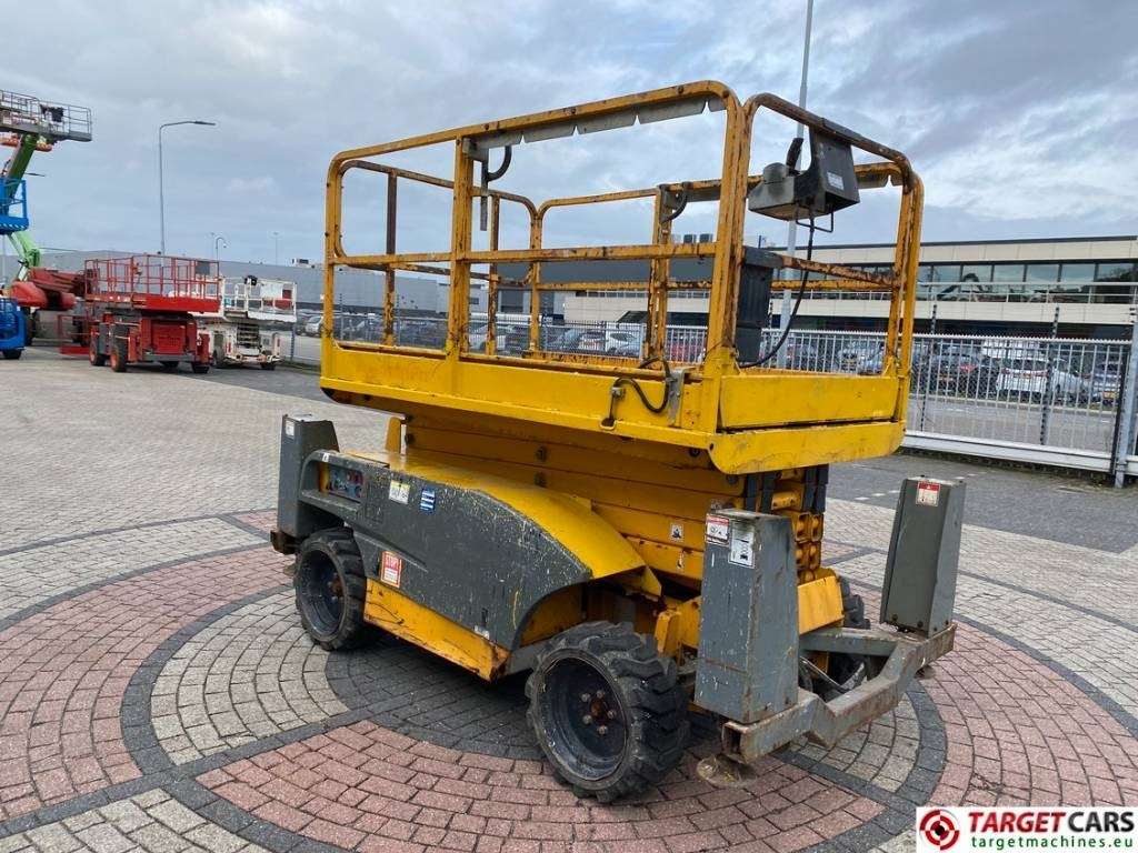 Haulotte Compact 12DX Diesel 4x4 Scissor Work Lift 1206cm - Plataforma de tijeras: foto 2 Haulotte Compact 12DX Diesel 4x4 Scissor Work Lift 1206cm - Plataforma de tijeras: foto 2